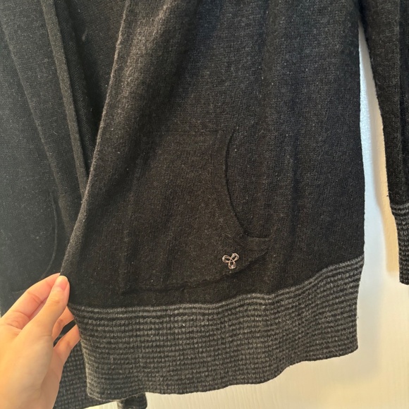 TNA Cardigan - Picture 5 of 5